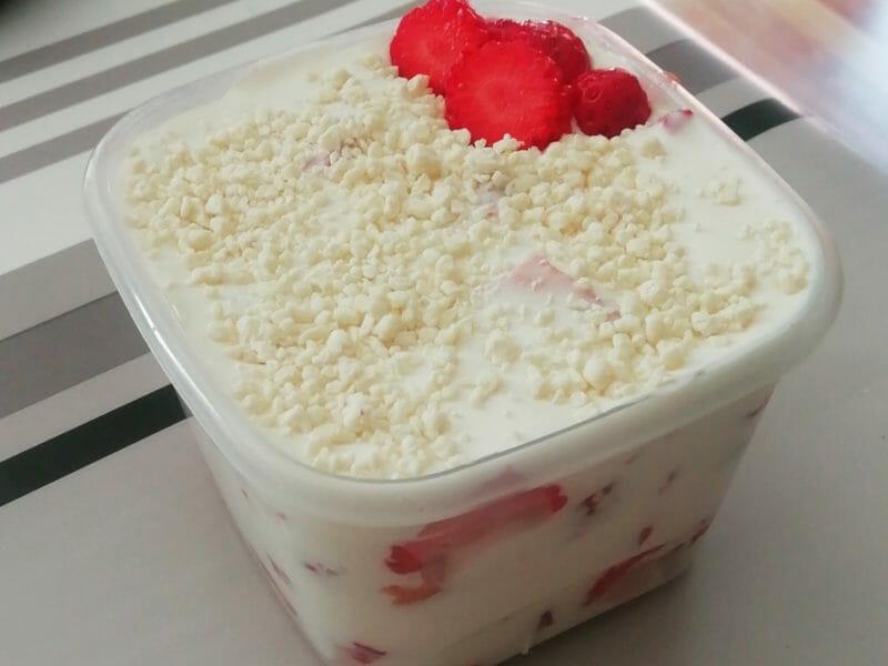 Cliquez pour zoomer ! Délices fraises et chocolat blanc Thermomix par cloe8991