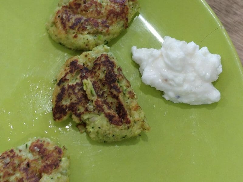 Cliquez pour zoomer ! Galettes de courgettes grecques Thermomix par flavie71