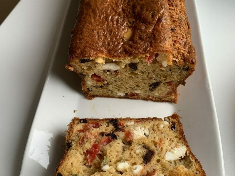 Cliquez pour zoomer ! Cake aux poivrons, fêta et olives Thermomix par carochocolat73