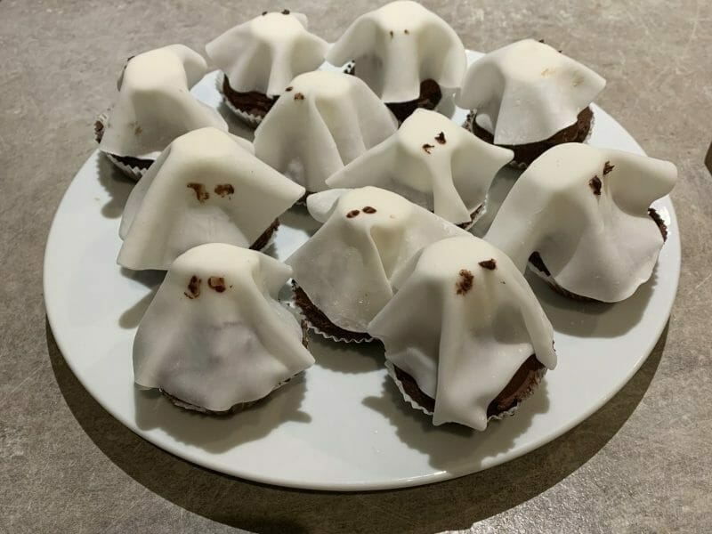 Cliquez pour zoomer ! Cupcakes fantômes Thermomix par Danielle