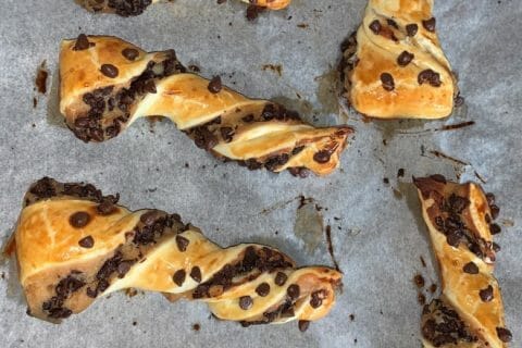 Cliquez pour zoomer ! Torsades crème pâtissière et pépites de chocolat Thermomix par fatfatt