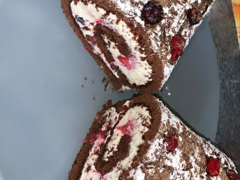 Cliquez pour zoomer ! Bûche forêt noire Thermomix par fatfatt