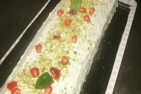 Cliquez pour zoomer ! Bûche de Noël framboises et chocolat blanc Thermomix par nassima_23