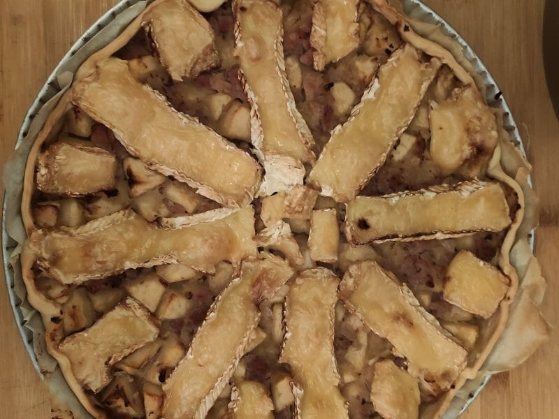 Cliquez pour zoomer ! Tarte au camembert, pommes et lardons Thermomix par emilie95100