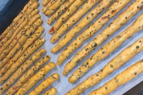 Cliquez pour zoomer ! Gressins parmesan basilic Thermomix par marine_127