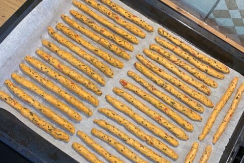 Cliquez pour zoomer ! Gressins parmesan basilic Thermomix par marine_127