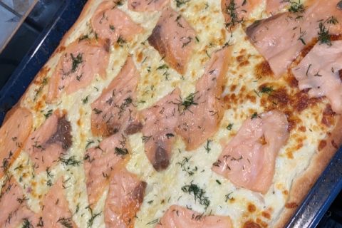 Cliquez pour zoomer ! Pizza au saumon et sauce kiri Thermomix par marine_127