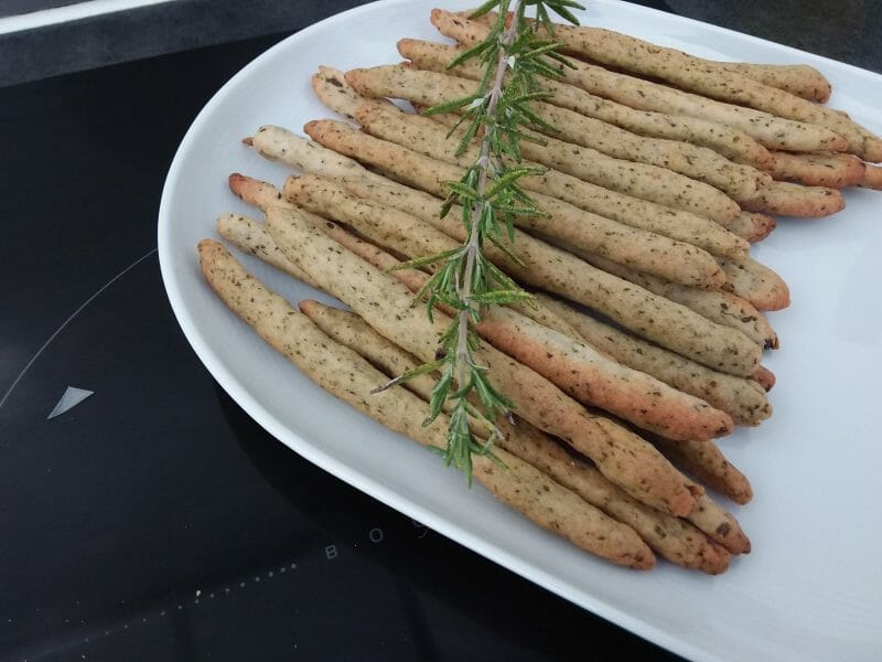 Cliquez pour zoomer ! Gressins parmesan basilic Thermomix par jlrethore