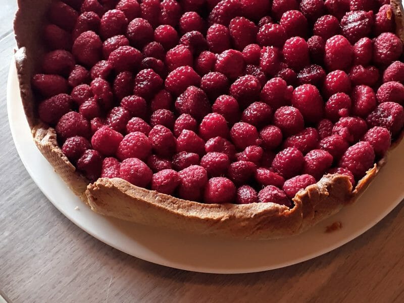 Cliquez pour zoomer ! Tartelettes framboises sur crème d’amande et pistache Thermomix par nonodidou