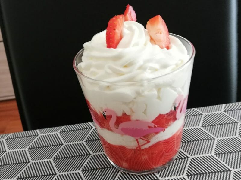 Cliquez pour zoomer ! Tiramisu aux fraises en verrines Thermomix par aurelia356