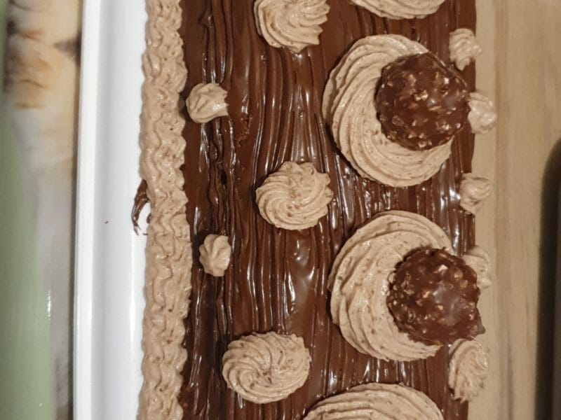 Cliquez pour zoomer ! Bûche Ferrero Rocher Thermomix par priscilla_82