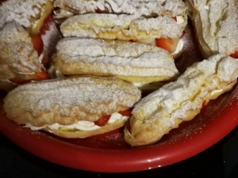 Cliquez pour zoomer ! Éclairs fraises chantilly Thermomix par puce1978