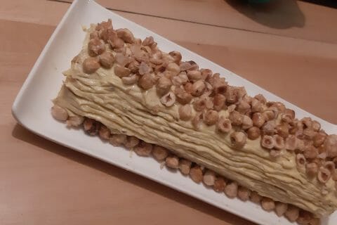 Cliquez pour zoomer ! Bûche pralinée aux éclats de noisettes caramélisés Thermomix par agathe
