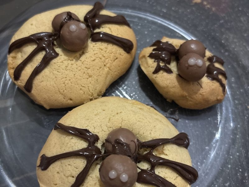 Cliquez pour zoomer ! Spider cookies – cookies araignées Thermomix par melo026