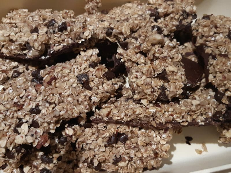 Cliquez pour zoomer ! Barres de céréales à l’avoine, noisettes, banane et chocolat Thermomix par micalora