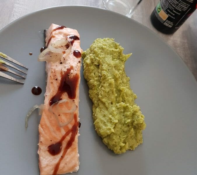 Cliquez pour zoomer ! Saumon sur purée de brocolis Thermomix par Samjov