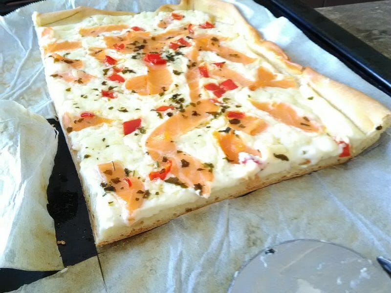 Cliquez pour zoomer ! Pizza au saumon et sauce kiri Thermomix par marl441