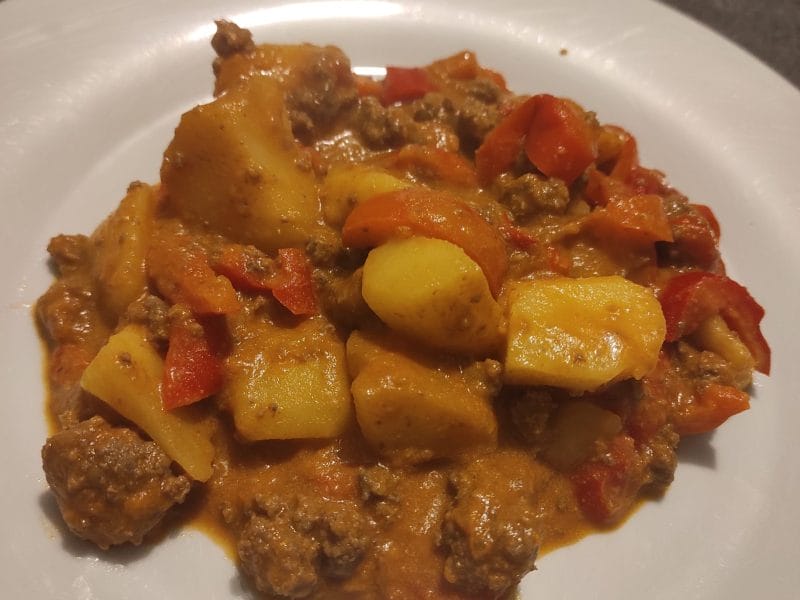 Cliquez pour zoomer ! Boeuf aux poivrons et pommes de terre Thermomix par Gwen et Micka