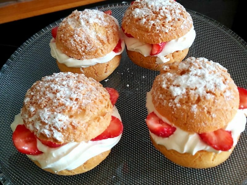 Cliquez pour zoomer ! Choux craquelin fraises chantilly Thermomix par pacotea89