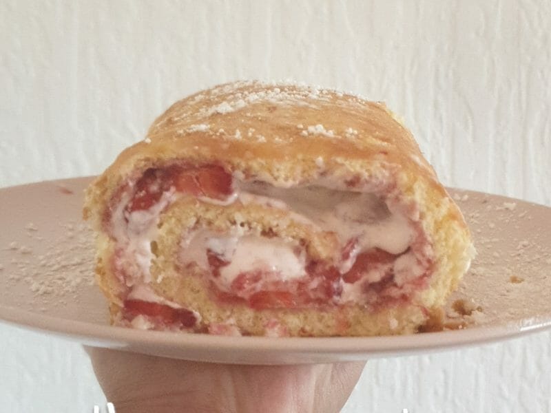 Cliquez pour zoomer ! Fraisier roulé Thermomix par rachel1988