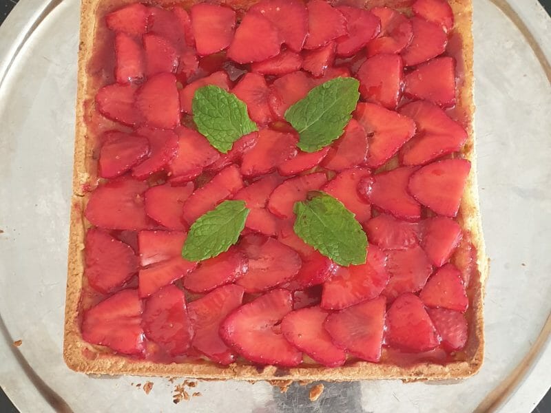 Cliquez pour zoomer ! Tartelettes framboises sur crème d’amande et pistache Thermomix par cedric_32