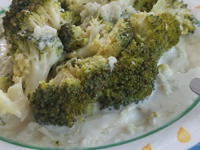 Cliquez pour zoomer ! Brocolis sauce roquefort Thermomix par fanfanpdu43