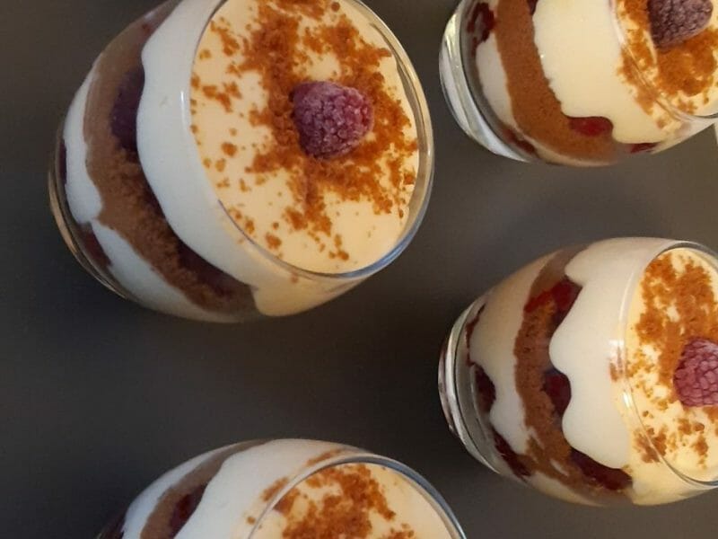 Cliquez pour zoomer ! Tiramisu aux framboises et spéculoos Thermomix par Pepette