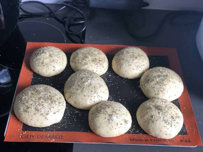 Cliquez pour zoomer ! Pains burger au parmesan et romarin Thermomix par FaMilLeSoTh