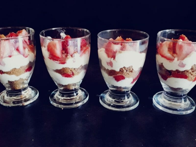 Cliquez pour zoomer ! Tiramisu aux framboises et spéculoos Thermomix par Ciindy2502