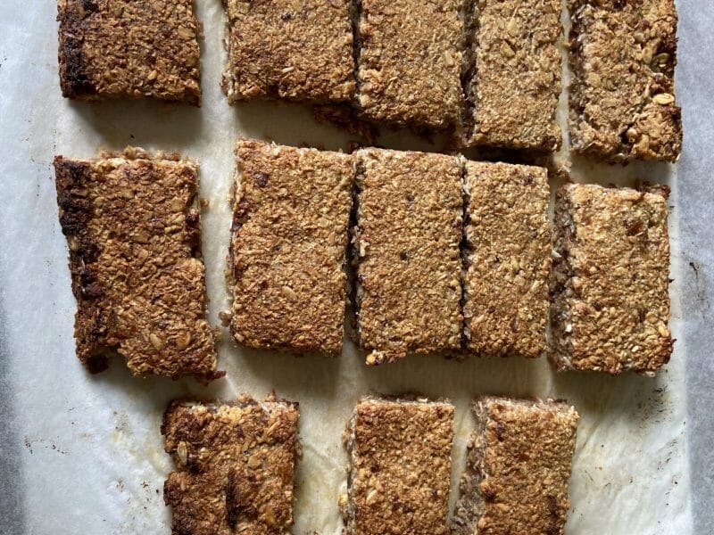 Cliquez pour zoomer ! Barres de céréales à la banane, noix et dattes Thermomix par fano15