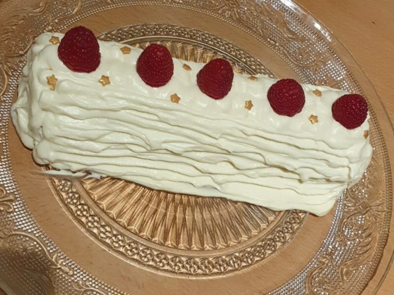 Cliquez pour zoomer ! Bûche de Noël framboises et chocolat blanc Thermomix par soline_3