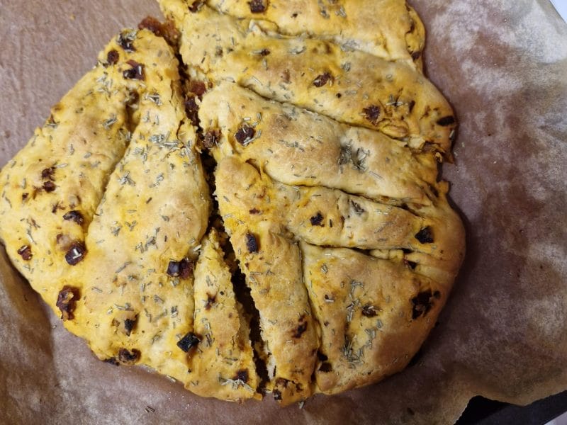 Cliquez pour zoomer ! Fougasse au chorizo et tomates séchées Thermomix par aiyana