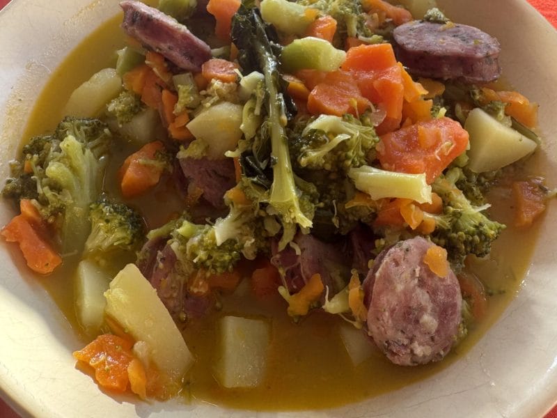 Cliquez pour zoomer ! Ragoût de légumes, pommes de terre et saucisses Thermomix par Grenouille01