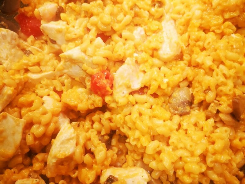 Cliquez pour zoomer ! Pennes au poulet, tomates et champignons Thermomix par nadia_77