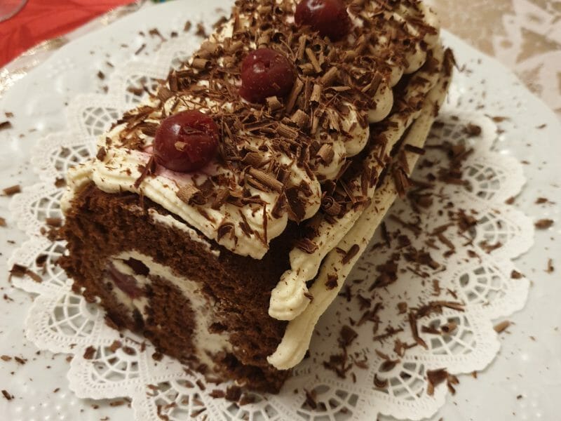 Cliquez pour zoomer ! Bûche forêt noire Thermomix par vanessa58