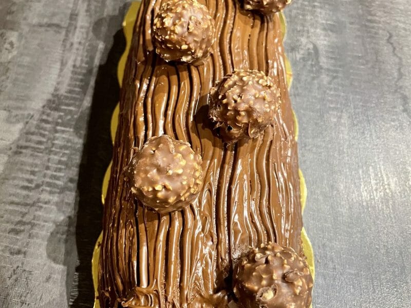 Cliquez pour zoomer ! Bûche Ferrero Rocher Thermomix par cyrielle_11