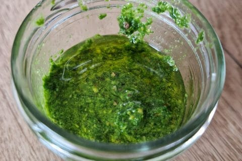 Cliquez pour zoomer ! Pesto aux fanes de radis Thermomix par Natvi