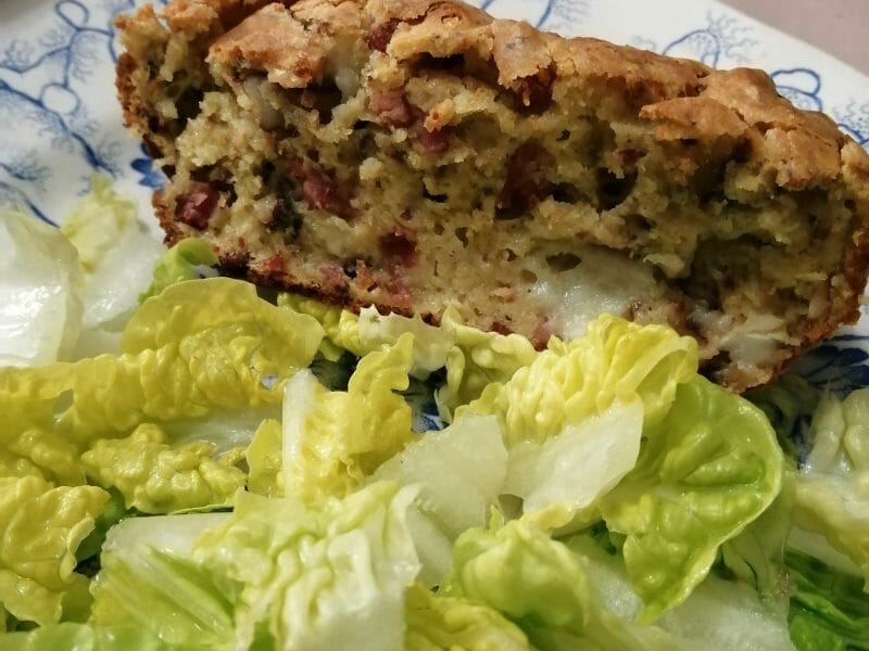 Cliquez pour zoomer ! Cake chèvre, noisettes et lardons Thermomix par doudoune17