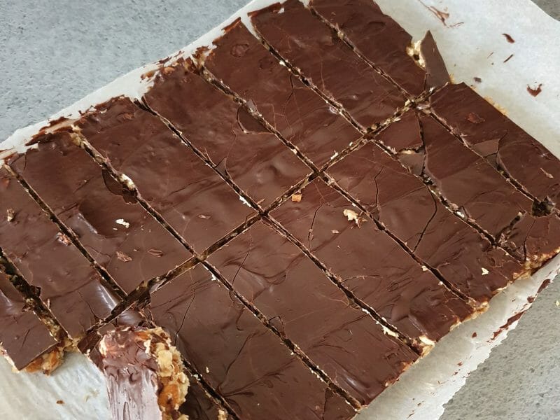 Cliquez pour zoomer ! Barres de céréales à l’avoine, noisettes, banane et chocolat Thermomix par Mamanda