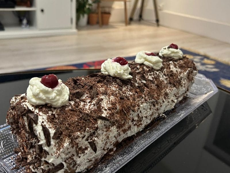 Cliquez pour zoomer ! Bûche forêt noire Thermomix par safae54