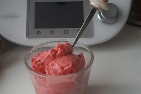 Cliquez pour zoomer ! Glace à la fraise Thermomix par Bichon88