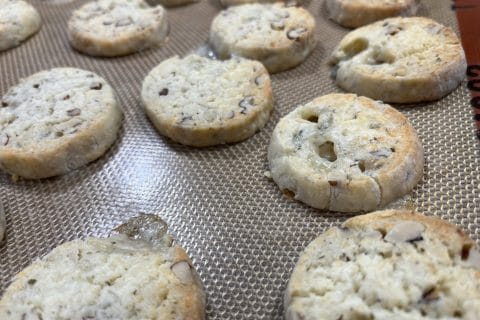 Cliquez pour zoomer ! Cookies noix et roquefort Thermomix par camarjo