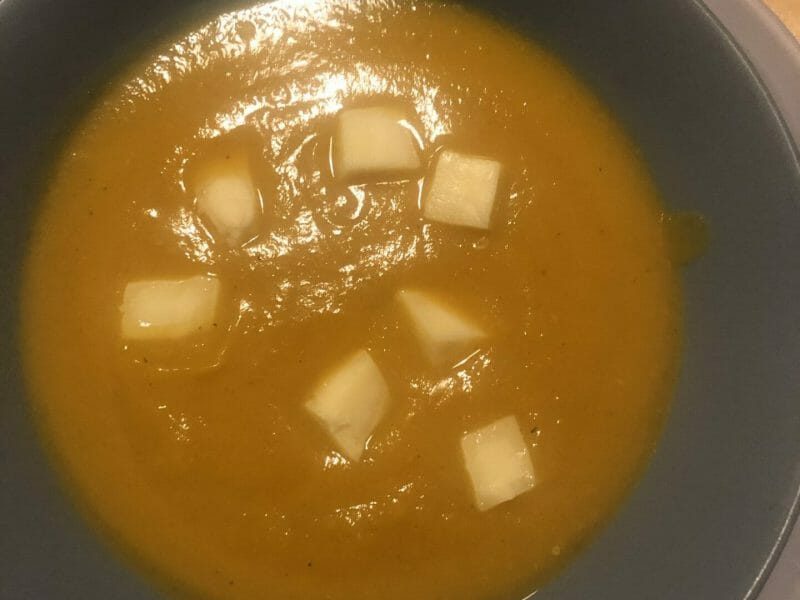 Cliquez pour zoomer ! Velouté de butternut et panais à la fourme d’Ambert Thermomix par elodiet95