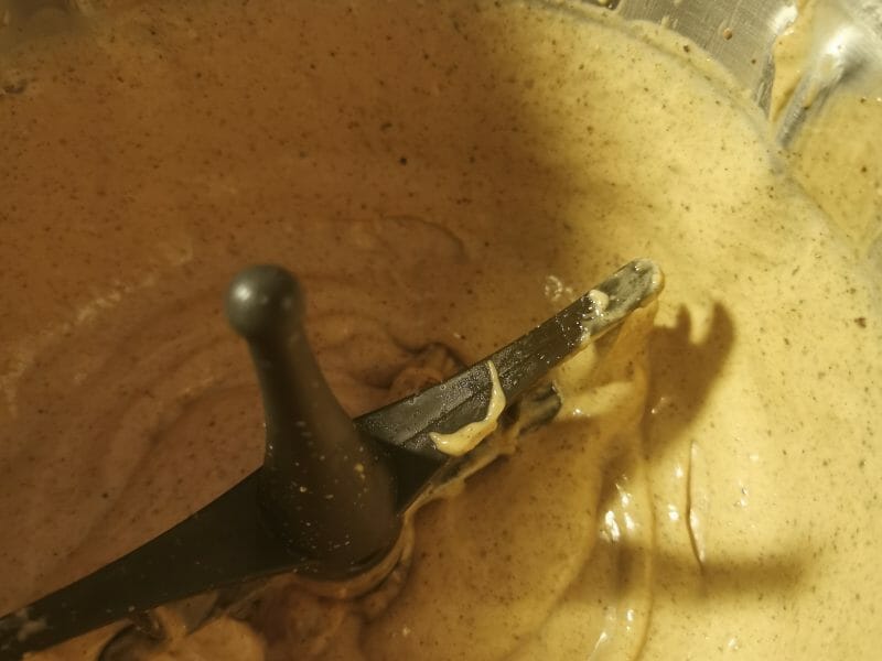 Cliquez pour zoomer ! Bûche pralinée aux éclats de noisettes caramélisés Thermomix par kelly_25