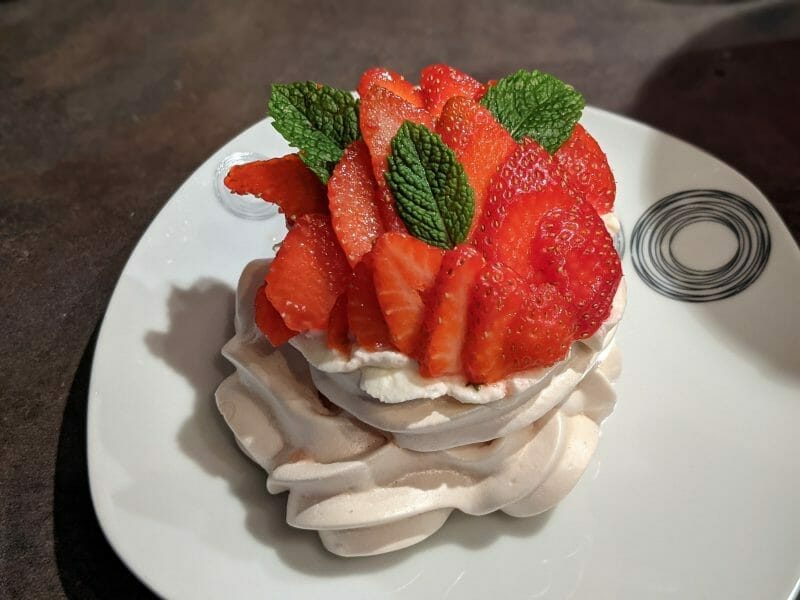Cliquez pour zoomer ! Mini pavlova aux fraises Thermomix par clara_19
