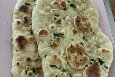 Cliquez pour zoomer ! Naans à l’ail et à la coriandre Thermomix par lily