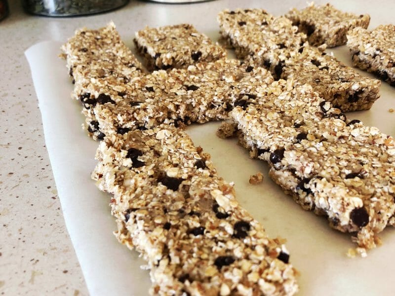 Cliquez pour zoomer ! Barres de céréales à l’avoine, noisettes, banane et chocolat Thermomix par clara_23