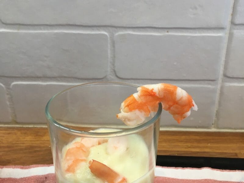 Cliquez pour zoomer ! Verrine de mousse de chou-fleur et crevettes Thermomix par marie14790