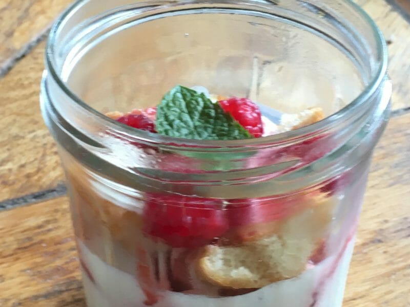 Cliquez pour zoomer ! Tiramisu aux fraises en verrines Thermomix par laetit57