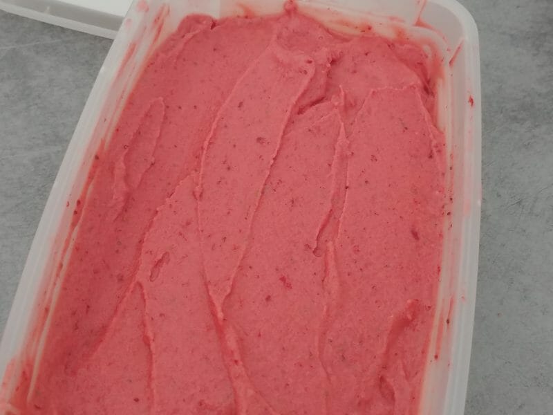 Cliquez pour zoomer ! Glace à la fraise Thermomix par jessica_96